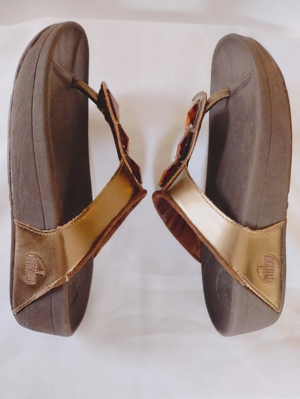Bronze Leather FitFlop Pietra Thong Sandals With Micro Wobleboard - Picture 9 of 10